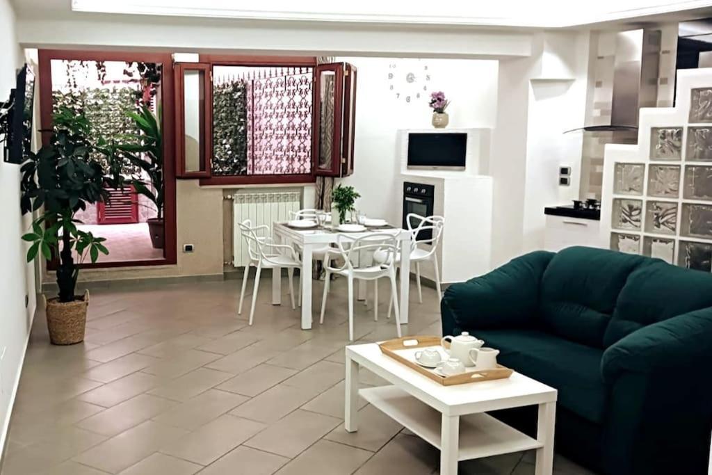 Borgo Loreto Napoli Bagian luar foto