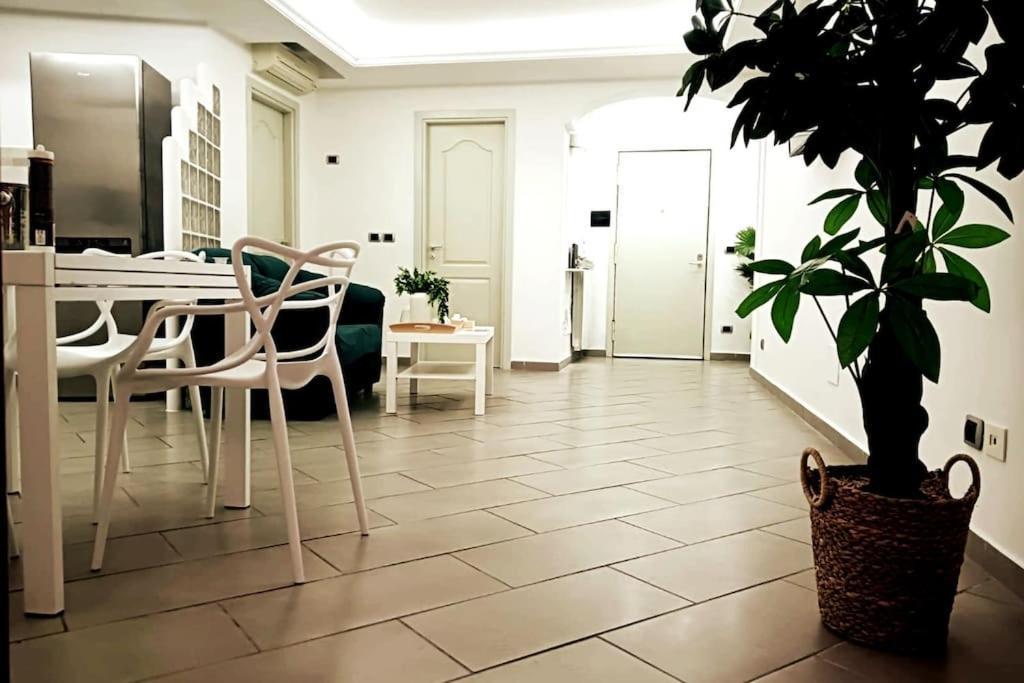 Borgo Loreto Napoli Bagian luar foto