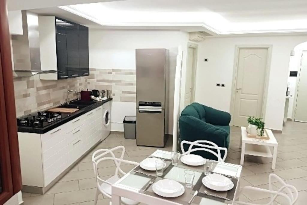Borgo Loreto Napoli Bagian luar foto