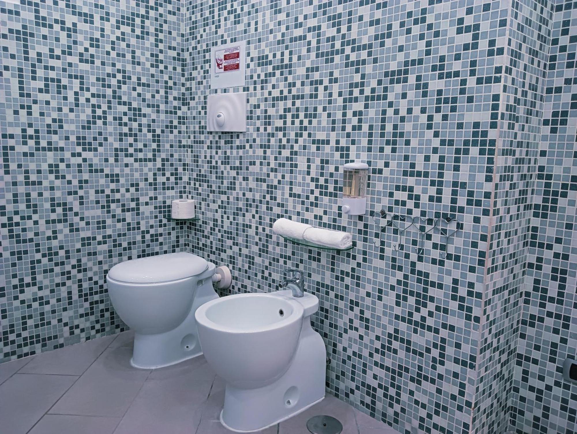 Borgo Loreto Napoli Bagian luar foto